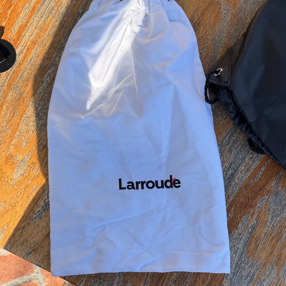 8 Assorted Dust Bags Collection - Picture 7 of 10